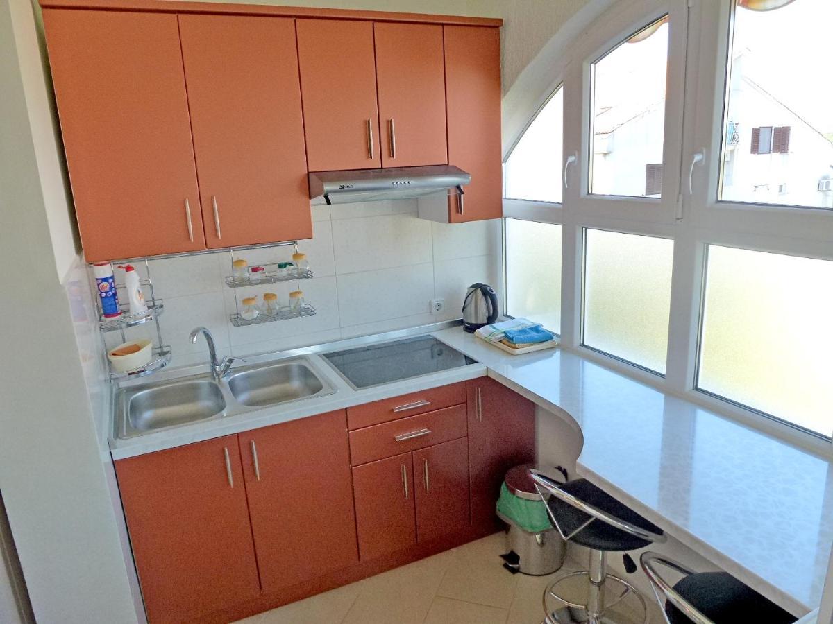 Apartment Honor Njivice Luaran gambar